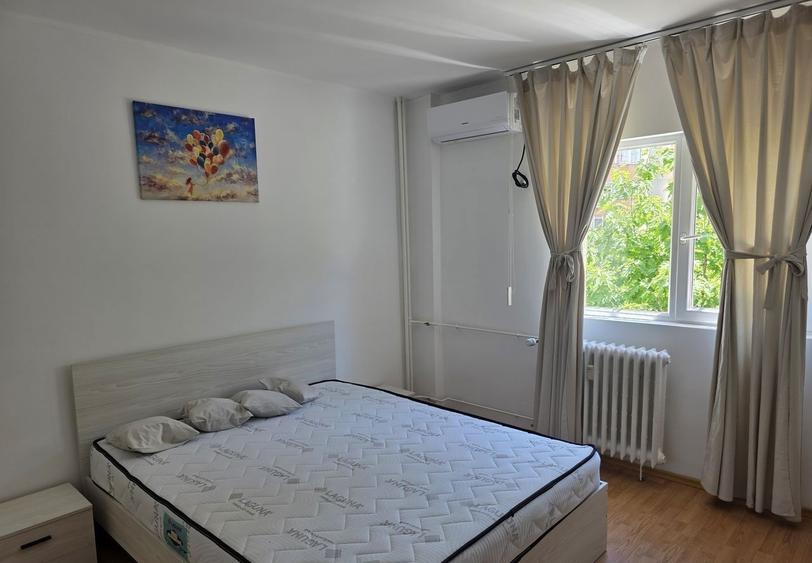 Apartament cu 2 camere semidecomandat, mobilat în Moșilor