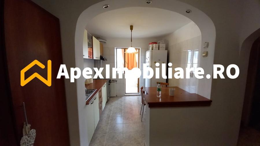 Apartament cu 3 camere semidecomandat, mobilat în Iancului