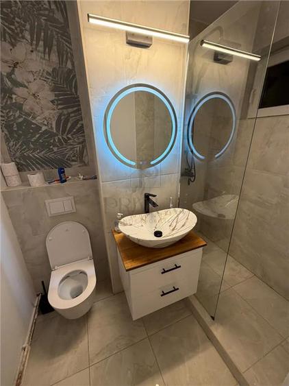 Apartament cu 3 camere decomandat în Torontalului