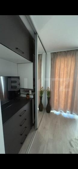 Penthouse cu 3 camere semidecomandat, mobilat în Florești