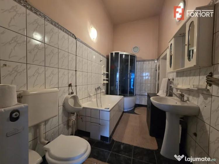 Casă cu 8 camere cu Teren 1649 Mp în Aradul Nou