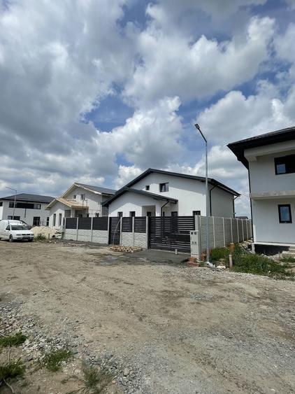 Casă cu 4 camere în Central