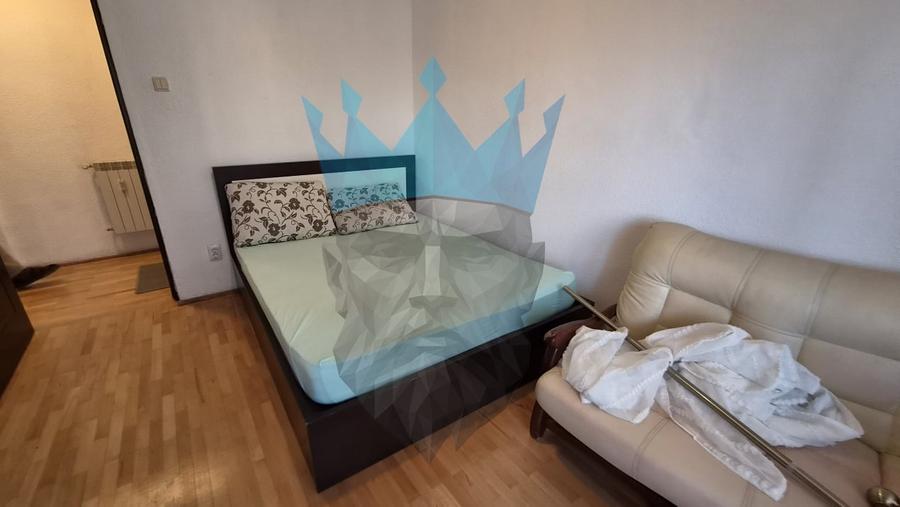 Apartament cu 3 camere decomandat, mobilat în P-ța Alba Iulia