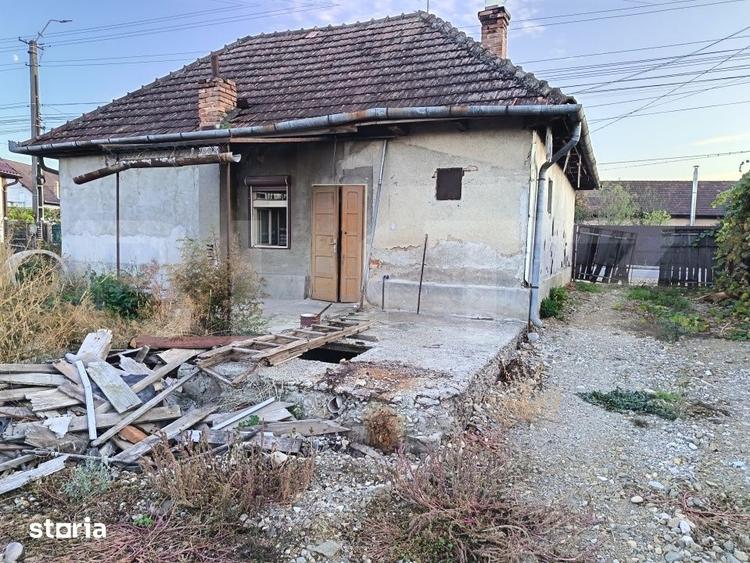 Casă cu 2 camere cu Teren 400 Mp în Central