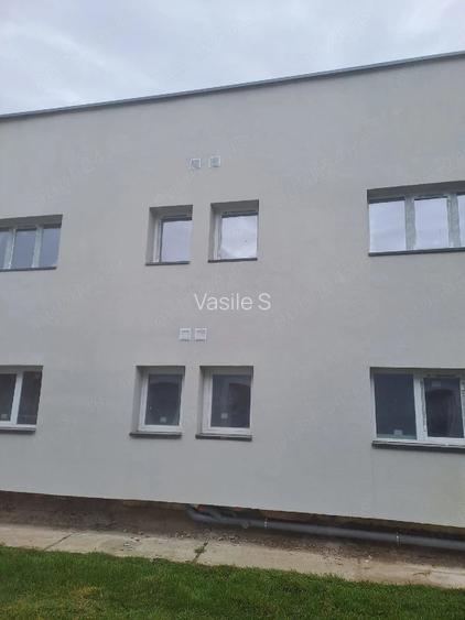Cladire birouri apartamente.