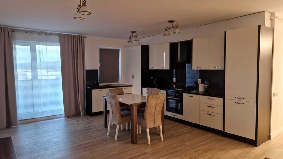 Apartament cu 2 camere decomandat în Sânnicoară