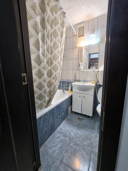 Apartament cu 3 camere decomandat în Drumul Taberei