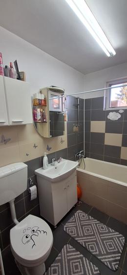 Apartament cu 2 camere semidecomandat în 7 Noiembrie