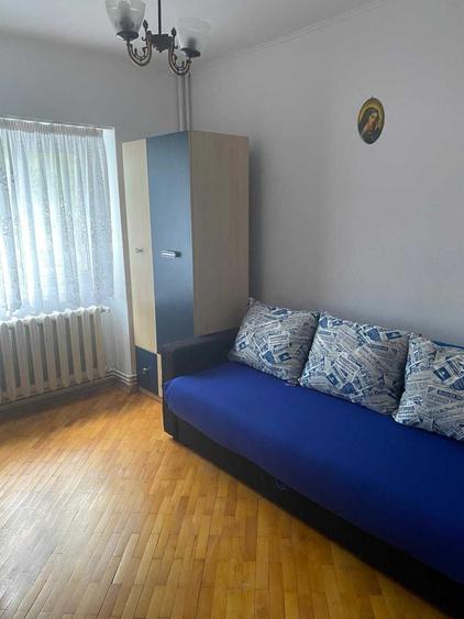 Apartament cu 3 camere decomandat în Păcurari