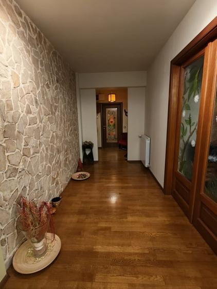 Apartament cu 4 camere decomandat, mobilat în Unirii