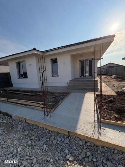 Casă cu 3 camere cu Teren 500 Mp în Central