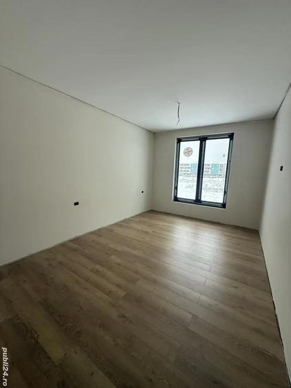 Casă cu 3 camere cu Teren 250 Mp în Braytim