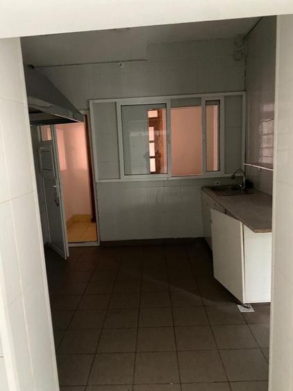 Spațiu comercial, de 120 mp, în Petros