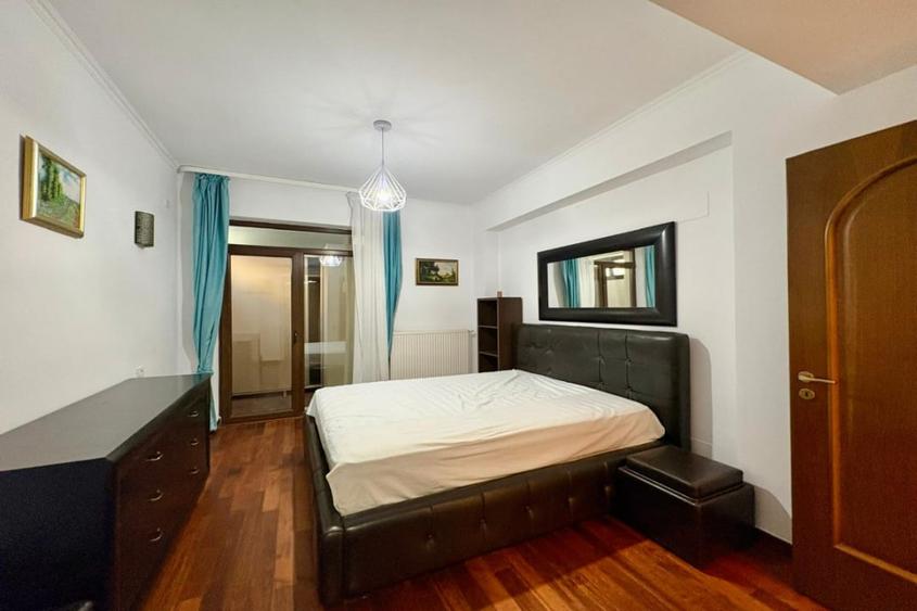 Apartament cu 3 camere semidecomandat, mobilat în Bucureștii Noi