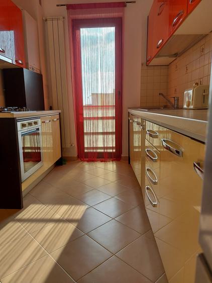 Apartament cu 4 camere decomandat în Iancu Nicolae