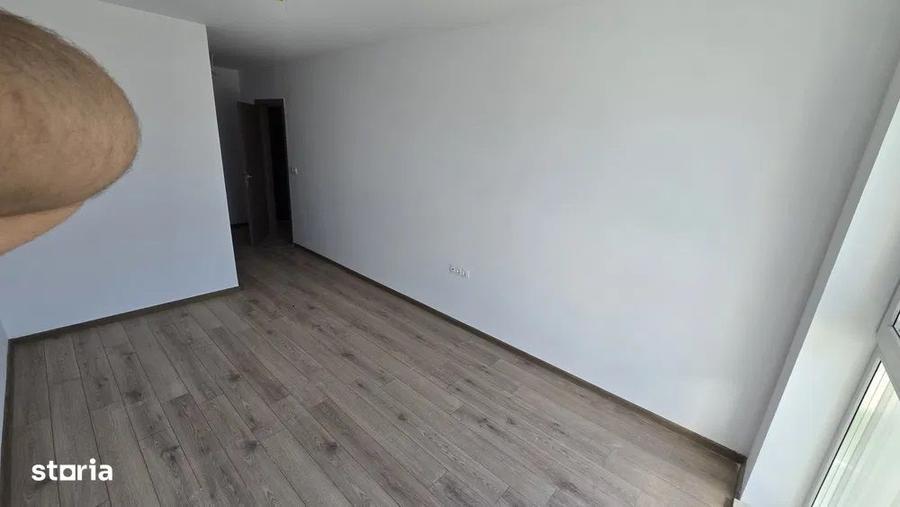 Apartament cu 4 camere decomandat în Libertății