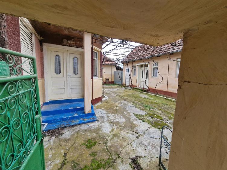 Casă cu 4 camere în Șomoșcheș