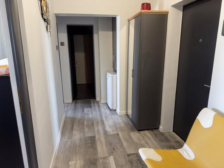 Apartament cu 2 camere decomandat, mobilat în Splaiul Unirii