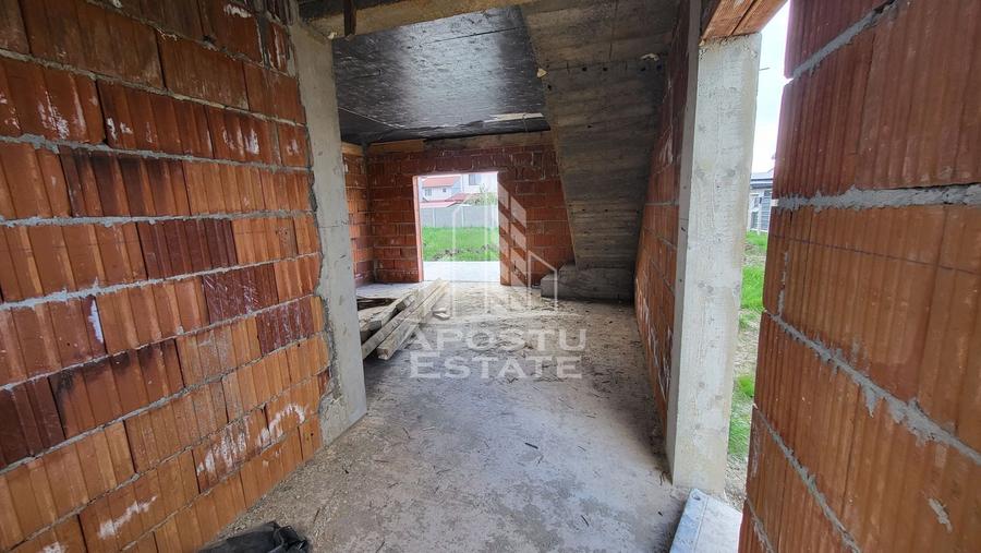 Duplex cu 3 camere cu Canalizare în Covaci