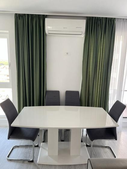 Apartament cu 3 camere decomandat în Torontalului