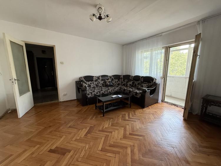 Apartament cu 2 camere semidecomandat, mobilat în Dâmbovița
