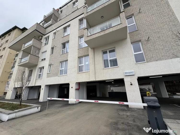 Apartament cu 2 camere semidecomandat, mobilat în Păcii