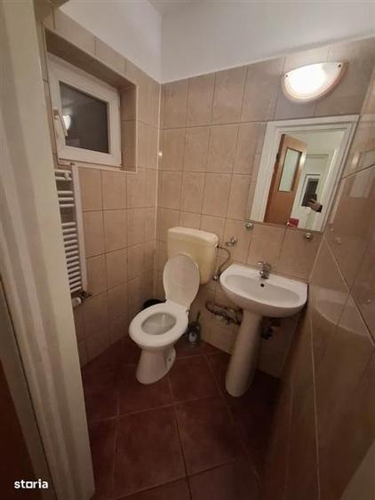 Apartament cu 3 camere decomandat, mobilat în Tei