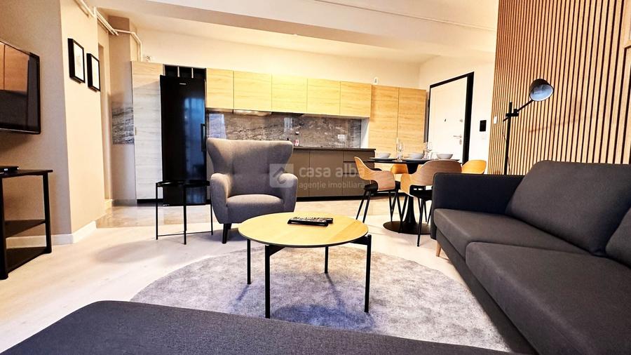 Apartament cu 4 camere decomandat, mobilat în Tătărași