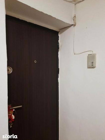 Apartament cu 4 camere, mobilat în Berceni