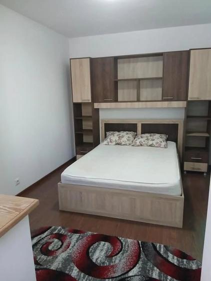 Apartament cu 2 camere nedecomandat în Republicii