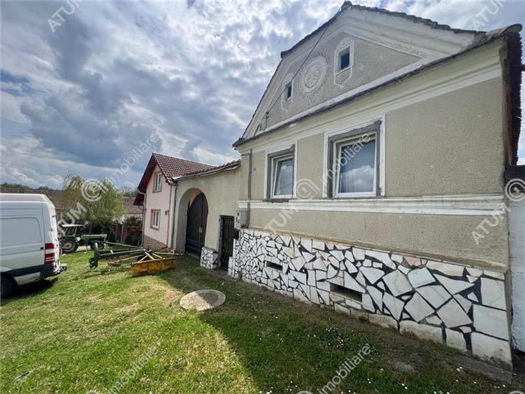 Casă individuală cu 4 camere cu Canalizare în Chirpăr