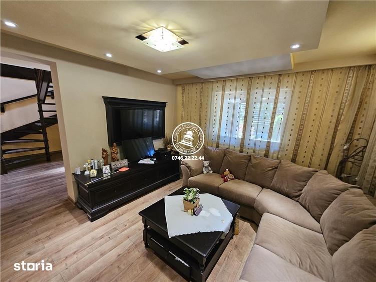 Casă cu 6 camere cu Teren 900 Mp în Aroneanu