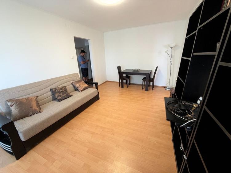Apartament cu 2 camere semidecomandat, mobilat în Barbu Văcărescu