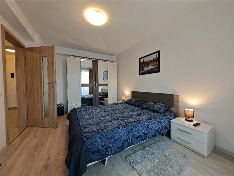 Apartament cu 2 camere decomandat, mobilat în Tractorul
