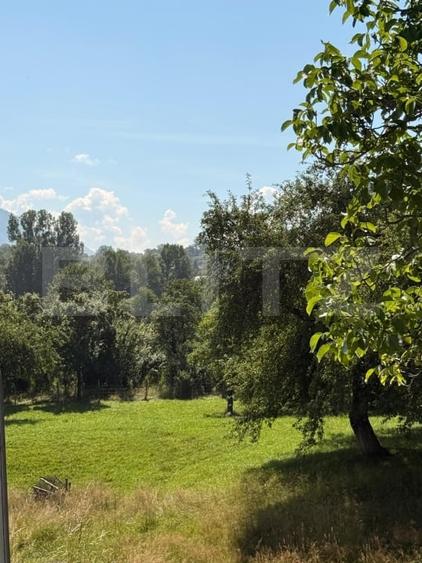 Casă individuală cu 11 camere cu Teren 1080 Mp în Sohodol