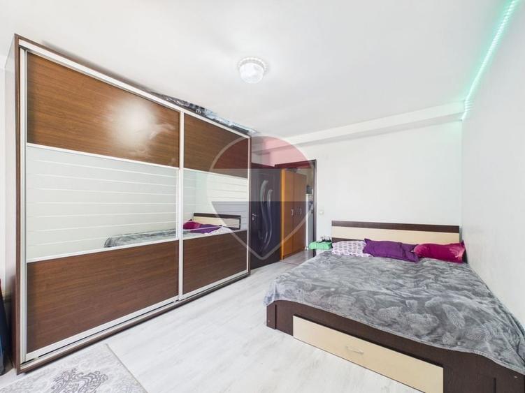 Apartament cu 2 camere semidecomandat, mobilat în Olteniței