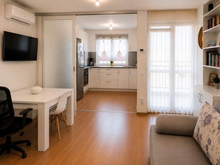 Apartament cu 2 camere decomandat în Exterior Vest