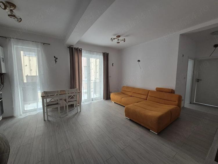 Apartament cu 2 camere semidecomandat în Ghiroda