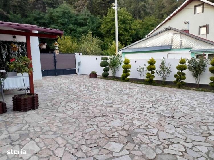 Casă cu 4 camere în Humulești