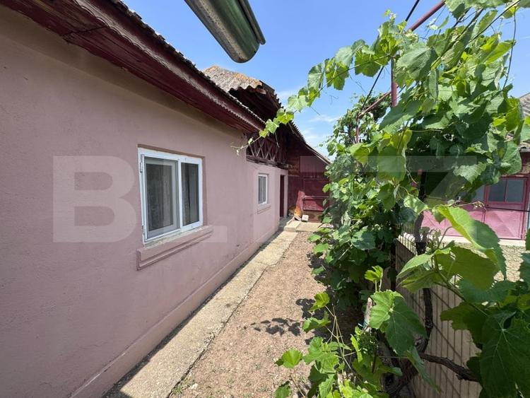 Casă individuală cu 5 camere cu Teren 2300 Mp în Exterior Sud