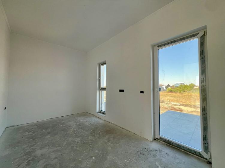 Casă cu 4 camere cu Teren 316 Mp în Săcălaz