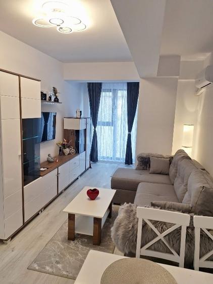 Apartament cu 2 camere decomandat, mobilat în Central