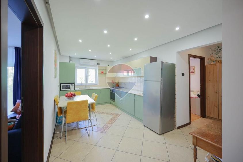 Apartament cu 4 camere decomandat în Rogerius