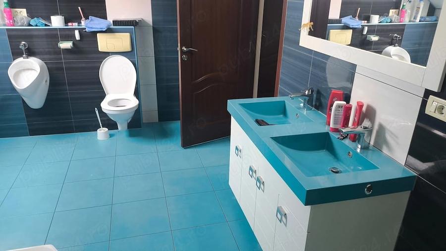 Casă cu 18 camere cu Teren 510 Mp în Central