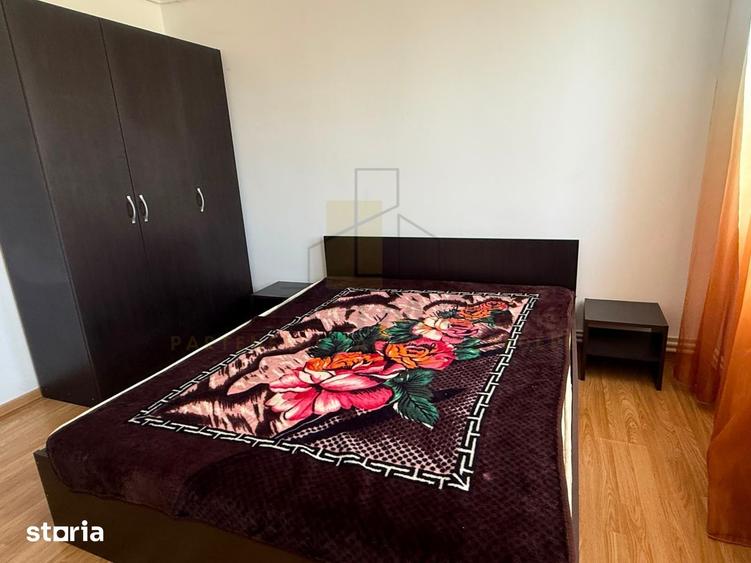 Apartament cu 3 camere în Podu Roș