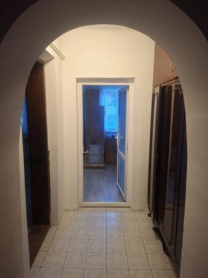 Casă individuală cu 3 camere cu Canalizare în Vălenii de Munte