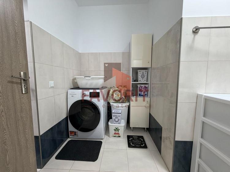 Casă individuală cu 4 camere cu Piscina în Săcălaz