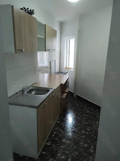 Garsonieră decomandată în Central