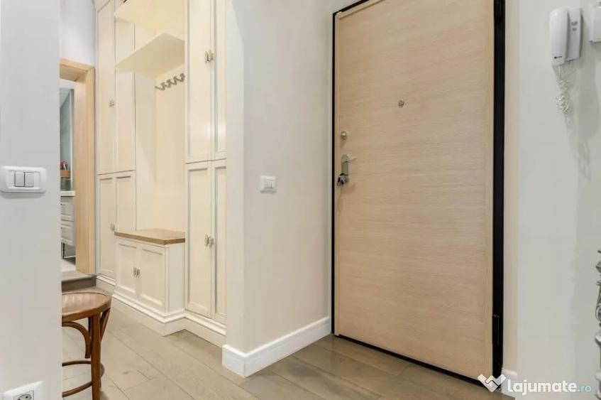 Apartament cu 4 camere decomandat în Dacia