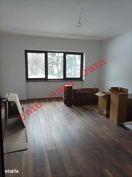 Casă cu 5 camere cu Teren 785 Mp în Central